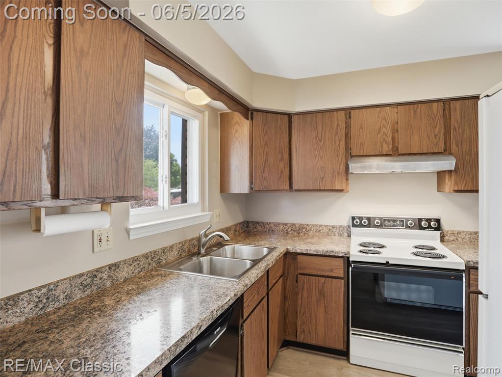 40874 Ivywood Lane, Plymouth, MI 48170 — Photo 14