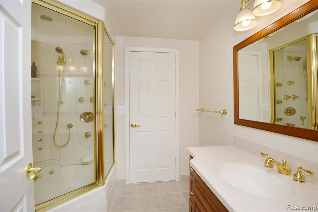 8284 BROOKSTONE Lane, Clarkston, MI 48348 — Photo 34