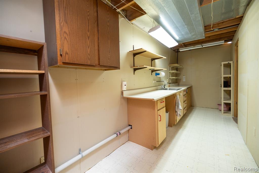 6926 Alden Drive, West Bloomfield, MI 48324 — Photo 41