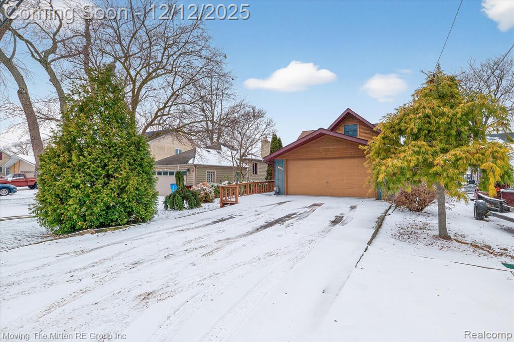 30760 Bayview Drive, Gibraltar, MI — Photo 43