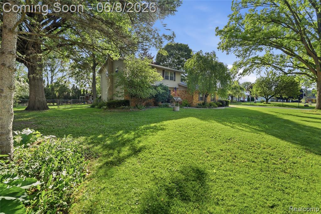 6218 McKenzie Drive, Flint, MI 48507 — Photo 38