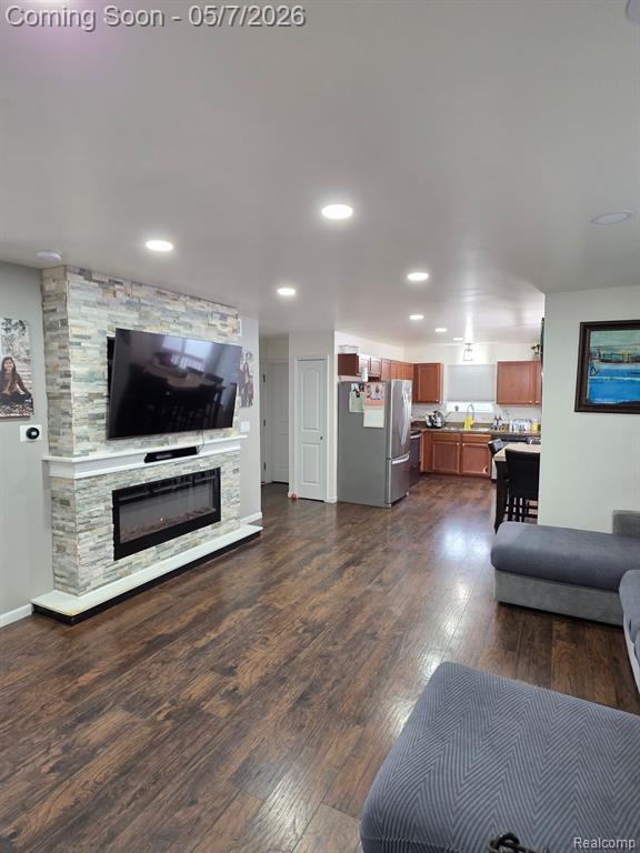 6456 Skylar Lane, Waterford, MI 48327 — Photo 2