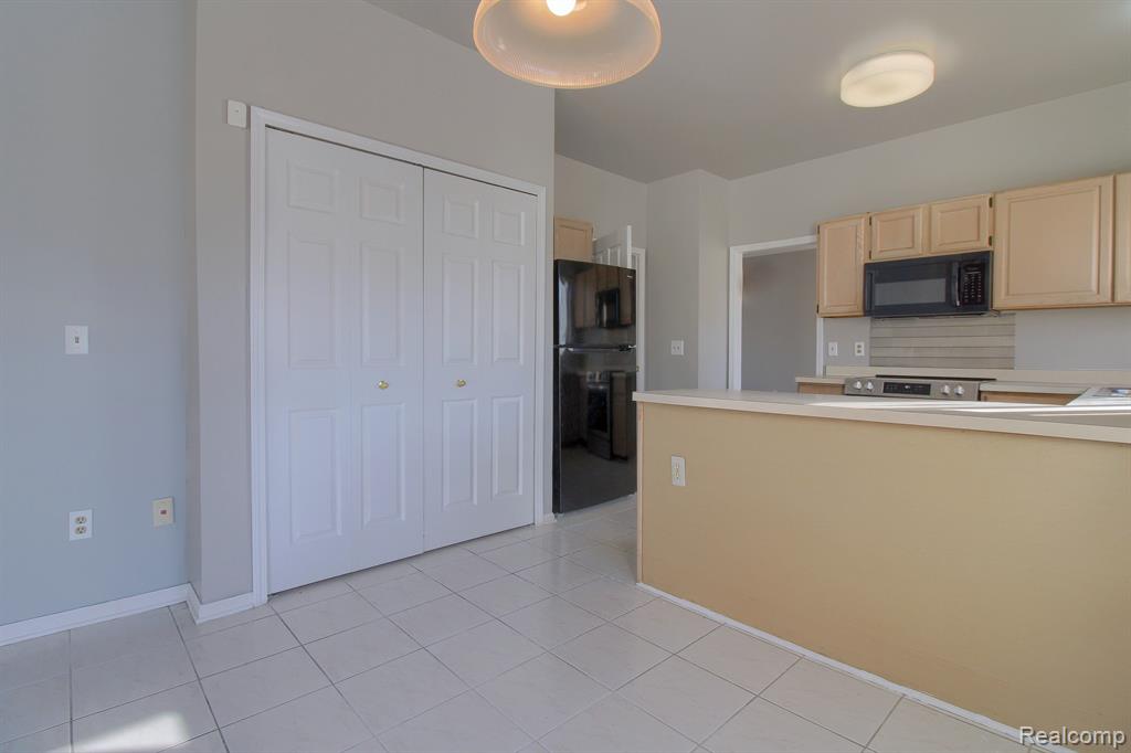 571 NEW TOWN Street W, Detroit, MI 48215 — Photo 10