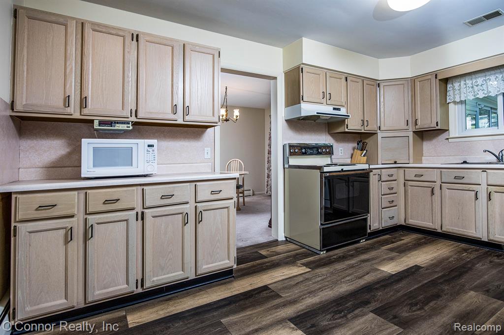905 Virginia Avenue, Marysville, MI 48040 — Photo 11