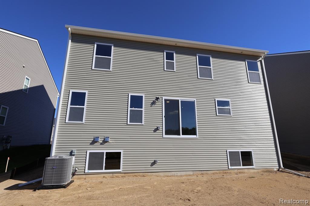 395 EDGE BROOK Drive, Holly, MI 48442 — Photo 30