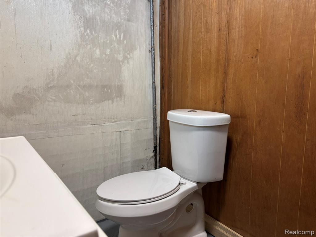 8149 Standard, Center Line, MI 48015 — Photo 16