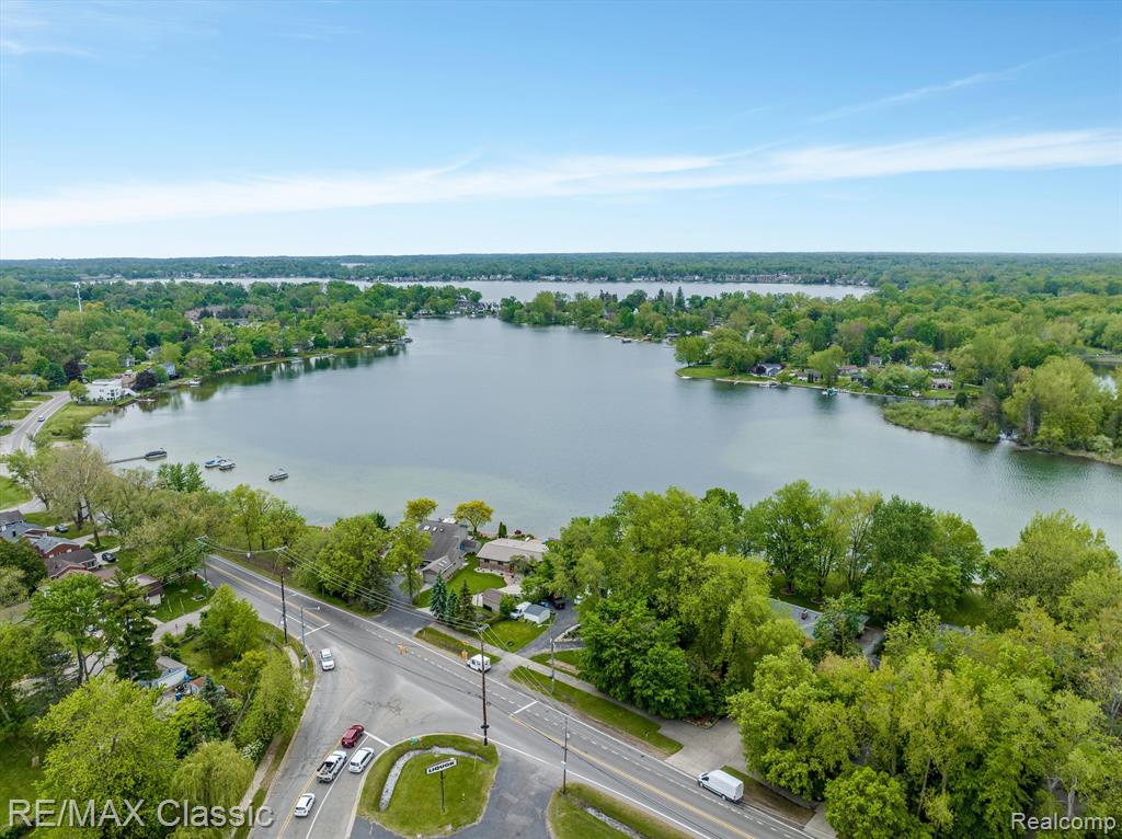 94 CRESCENT LAKE Road, Waterford, MI 48327 — Photo 7