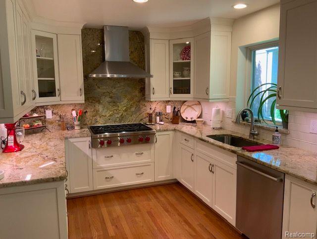 995 STRATFORD Place, Bloomfield Hills, MI 48304 — Photo 13