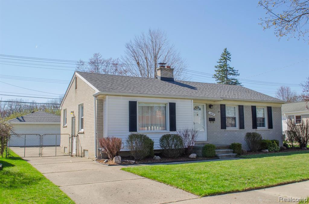 9819 WESTMORE Street, Livonia, MI 48150 — Photo 2