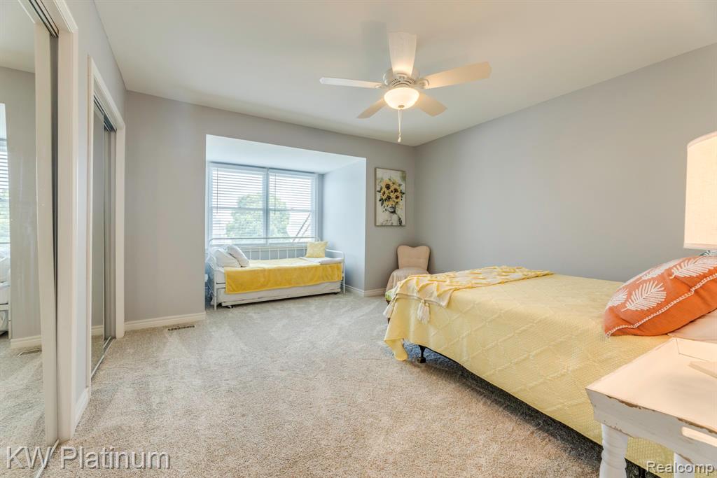 819 E Pointe, Port Huron, MI 48060 — Photo 29