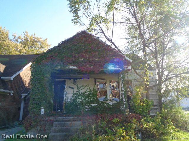 19751 Oakfield Street, Detroit, MI, 48235