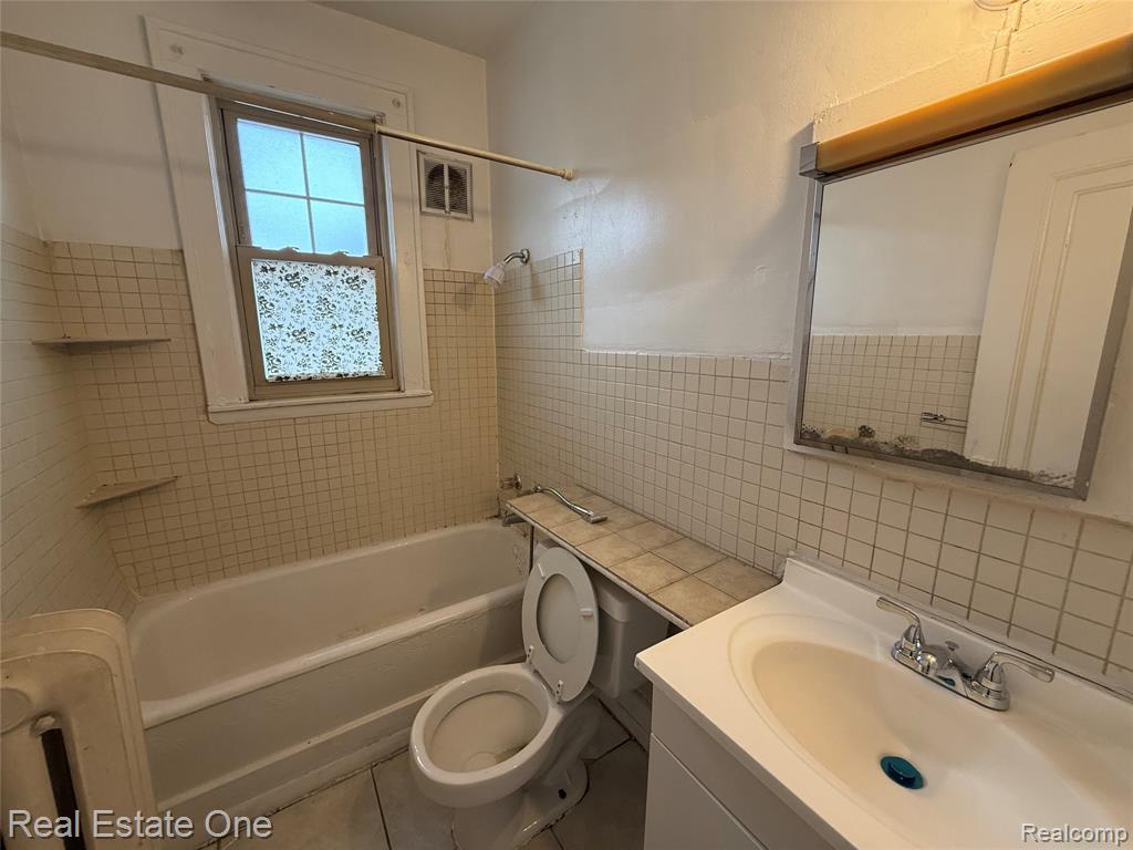 4700 CURTIS Street, Dearborn, MI 48126 — Photo 4