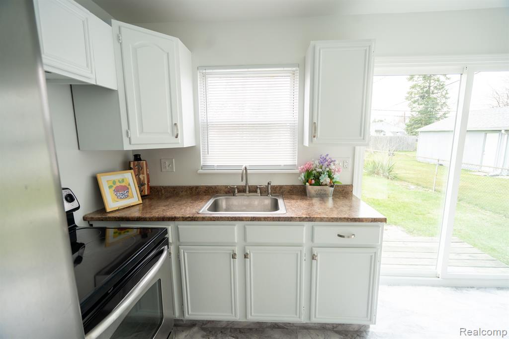 5948 DUDLEY Street, Taylor, MI 48180 — Photo 12