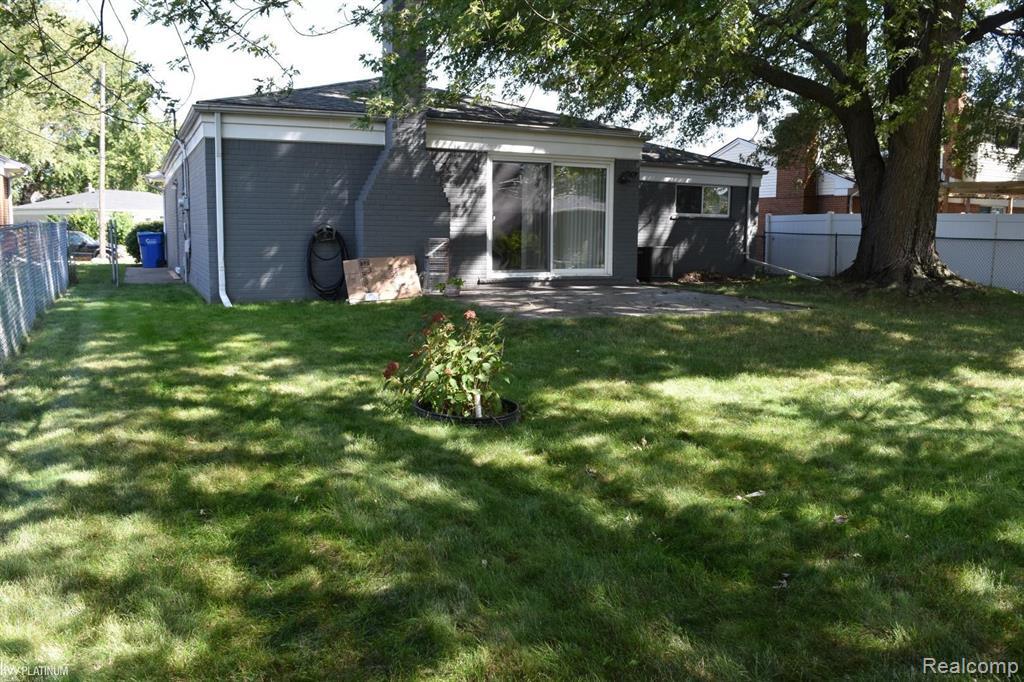 29265 Van Laan Drive, Warren, MI 48092 — Photo 4