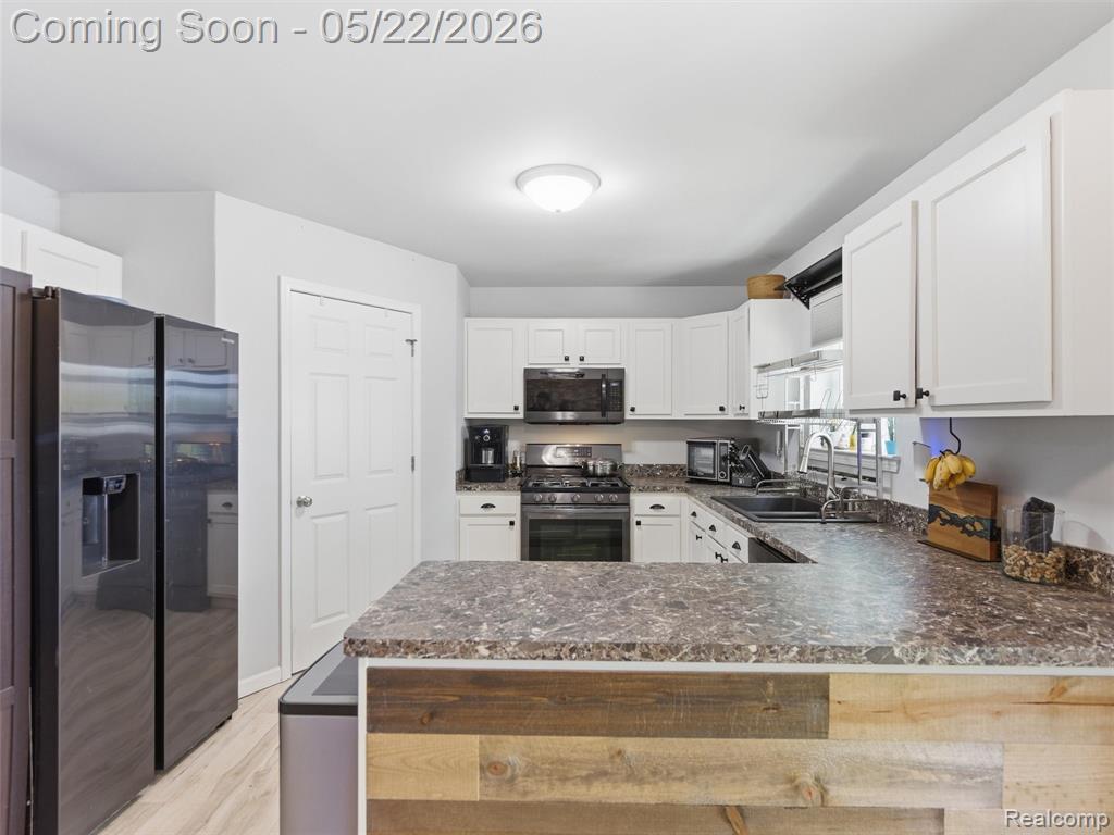3145 Dahlia Drive, Burton, MI 48519 — Photo 4