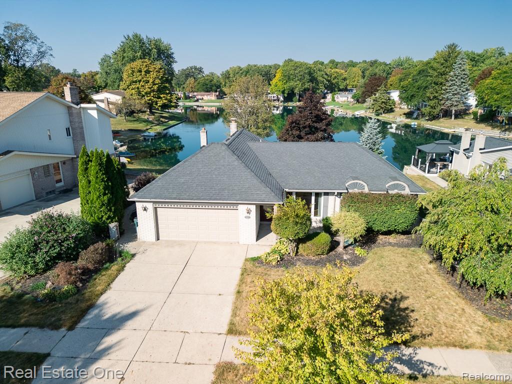 6621 Northpoint Drive, Troy, MI 48085 — front exterior