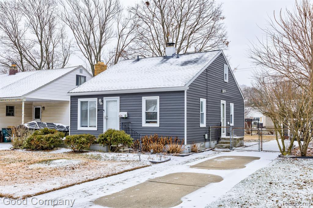 426 ALLEN Avenue, Clawson, MI — front exterior