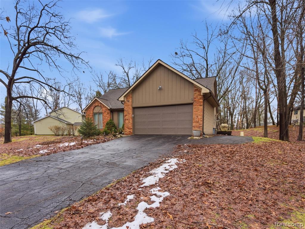 4495 Maybee Road, Lake Orion, MI — Photo 5