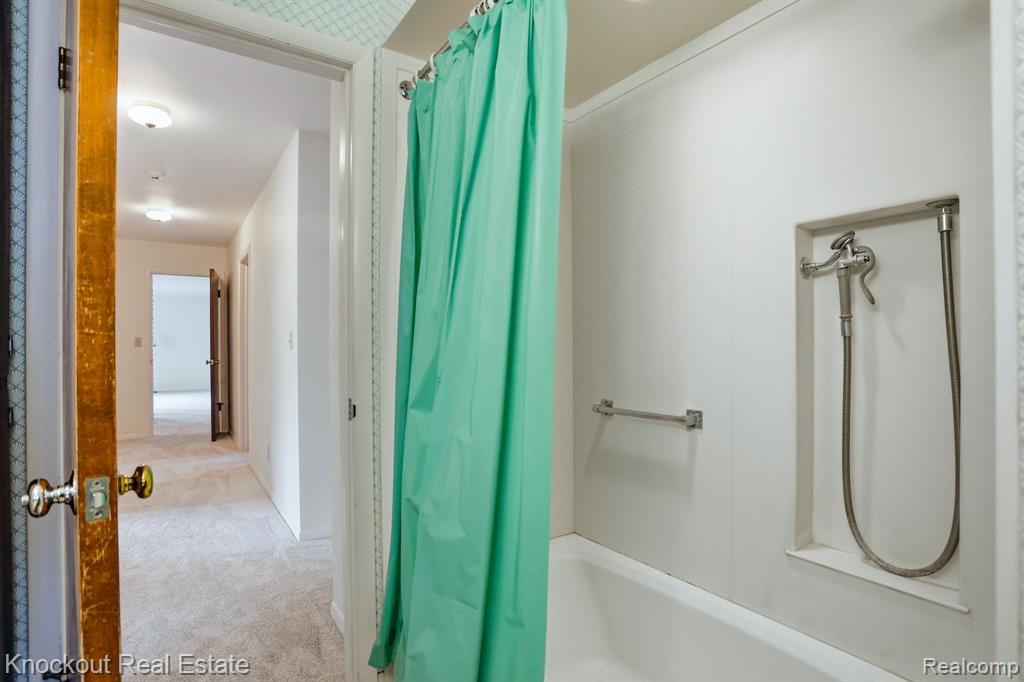 7301 W Ronrick Place, Frankenmuth, MI 48734 — Photo 30
