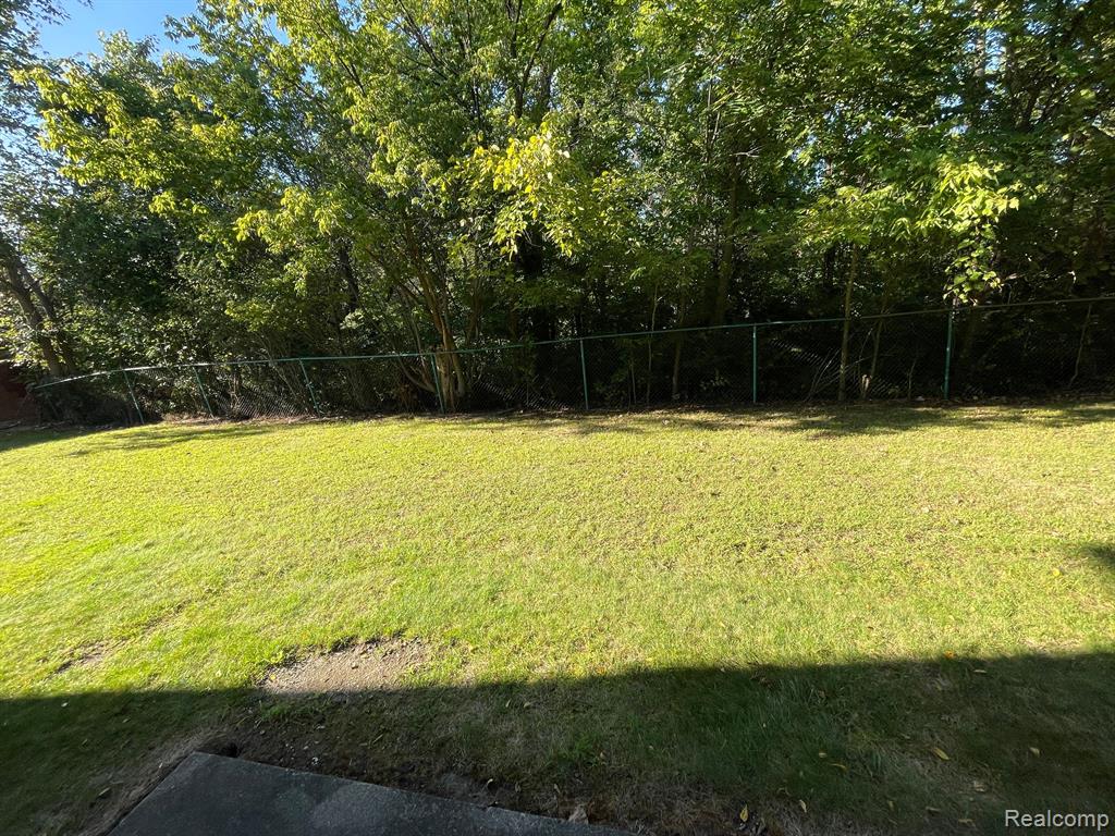 7460 CENTRAL ST APT 3, Westland, MI — Photo 27