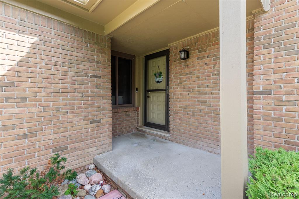 587 Tennyson, Rochester Hills, MI 48307 — Photo 34