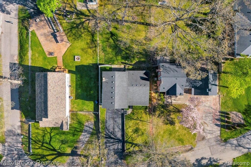 4332 LANETTE Drive, Waterford, MI 48328 — Photo 33