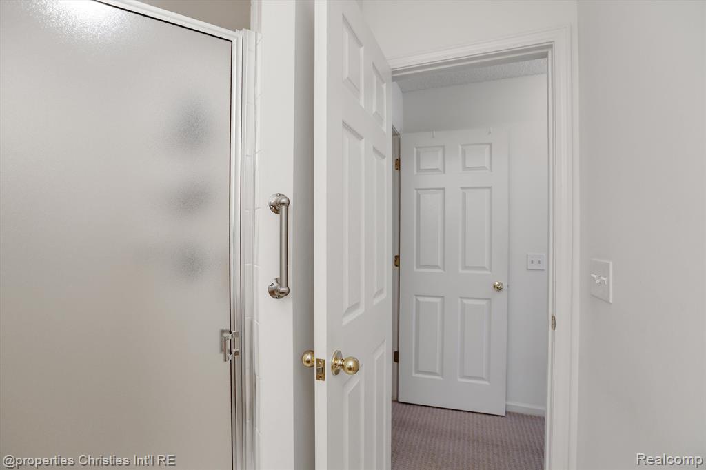 35211 White Pine Trail, Farmington Hills, MI 48335 — Photo 22