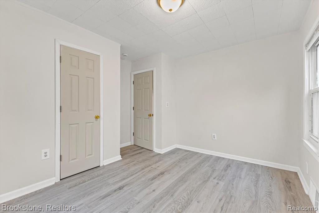 587 Nevada Avenue, Pontiac, MI 48341 — Photo 10