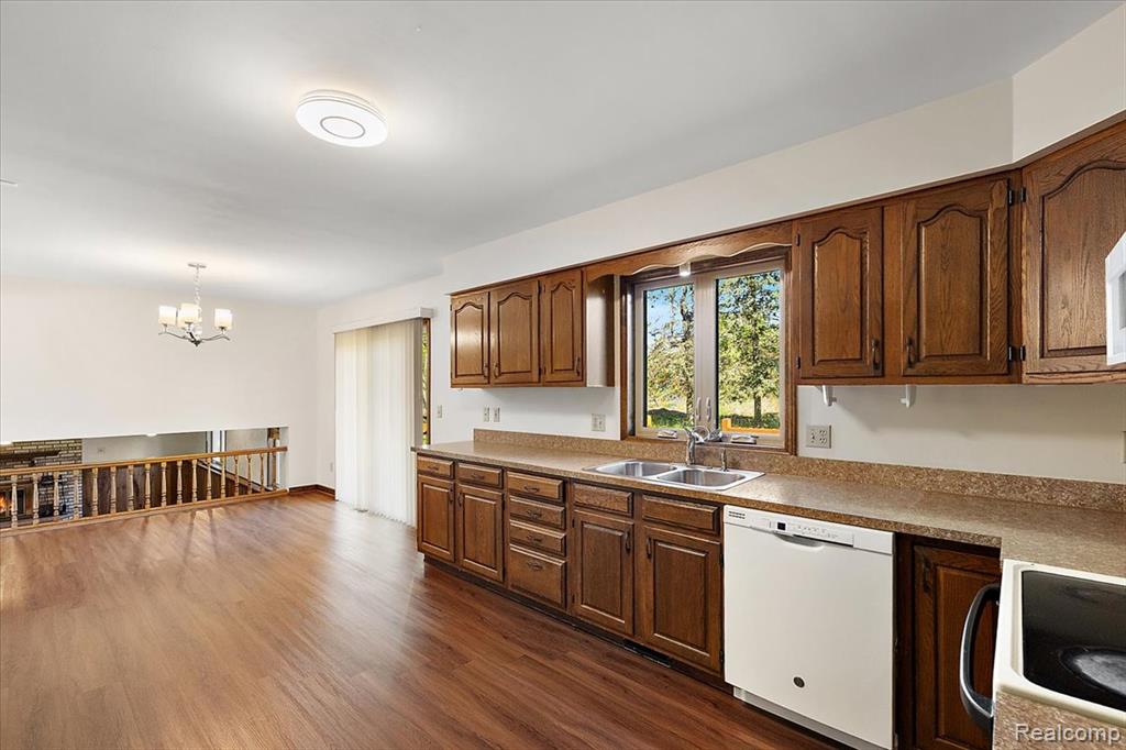 1081 Eagle Nest Drive, Rochester, MI 48306 — Photo 14