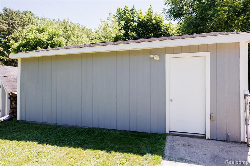 9420 Denton Hill Road, Fenton, MI 48430 — Photo 27