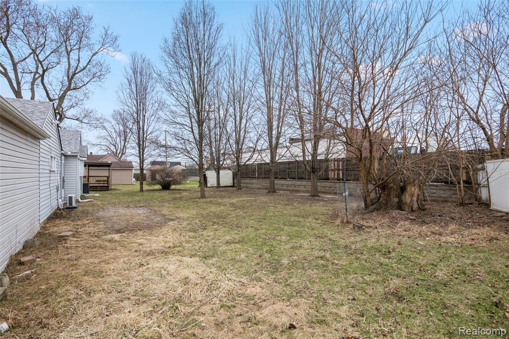 8210 Westpoint Street, Taylor, MI 48180 — Photo 39