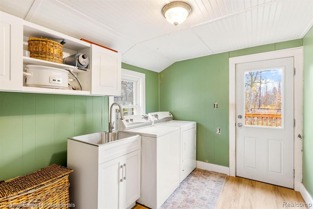 407 OAKLAND Street, Holly, MI 48442 — Photo 12
