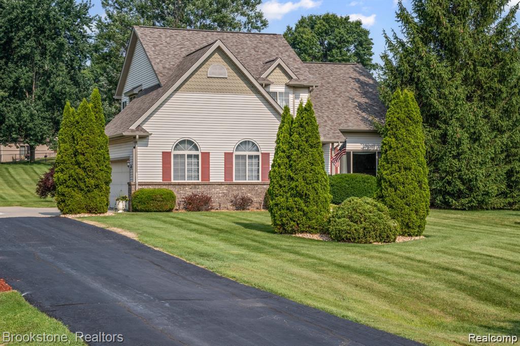 5280 Brantford Court, Grand Blanc, MI 48439 — Photo 4