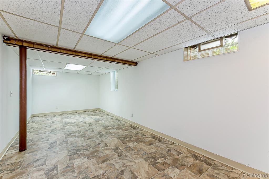 449 Burton Court, Ypsilanti, MI 48197 — Photo 47