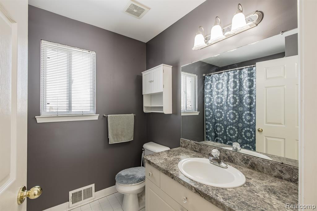 4930 Fox Chase Drive, White Lake, MI 48383 — Photo 40