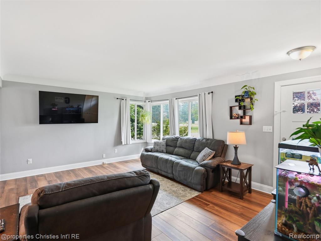 52735 Washington Street, New Baltimore, MI 48047 — Photo 5
