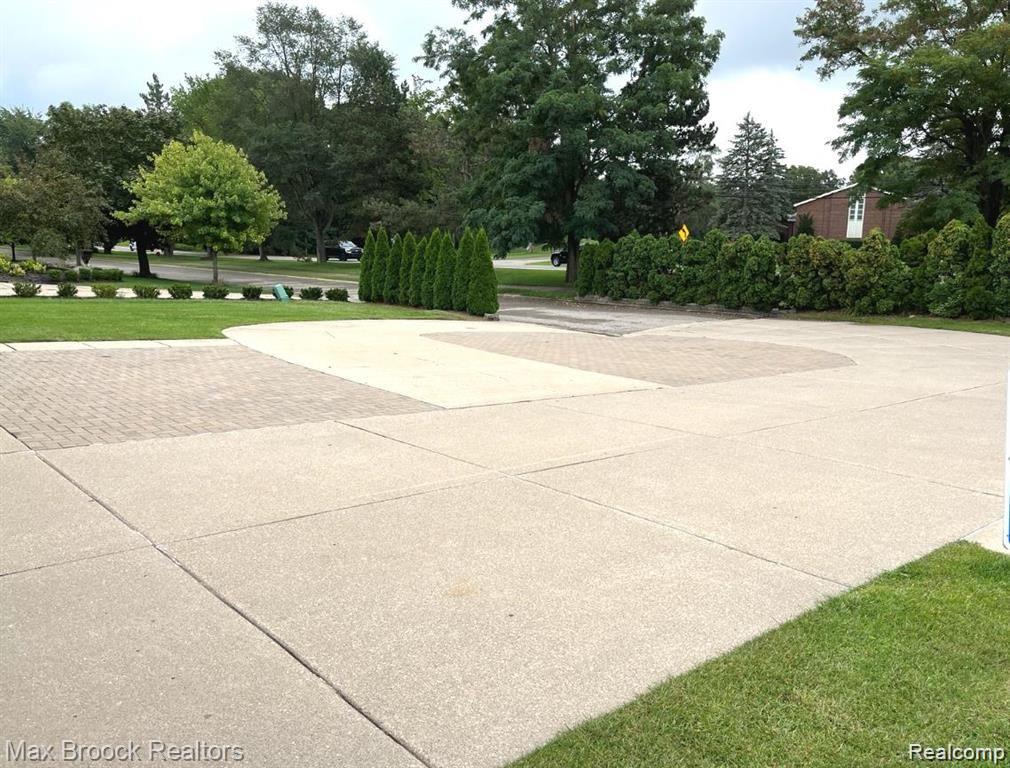 7980 BILLINGHAM Road, West Bloomfield, MI 48324 — Photo 2