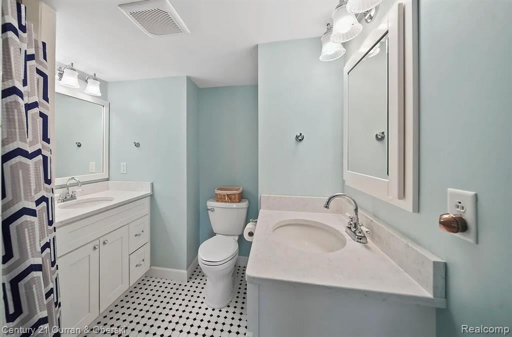 131 BENNETT Drive, Michigan Center, MI 49254 — Photo 33