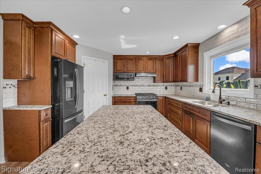 50388 Nantwich Drive, Macomb, MI 48044 — Photo 2