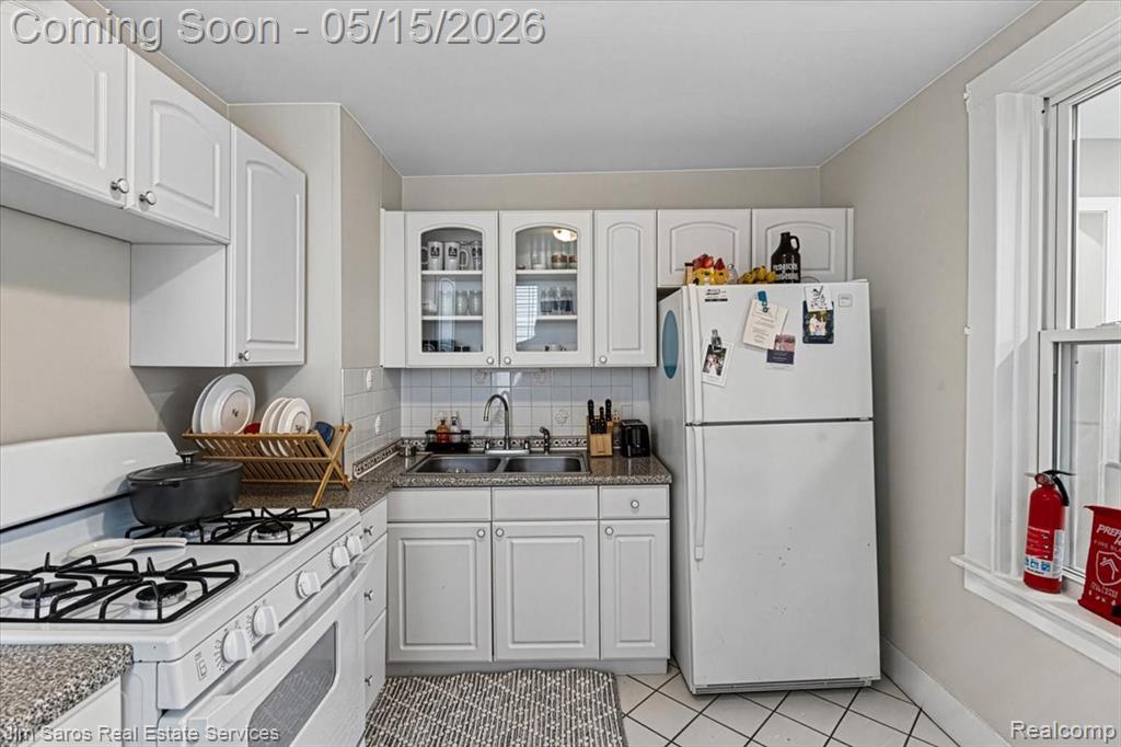 124 Muir Road, Grosse Pointe Farms, MI 48236 — Photo 12