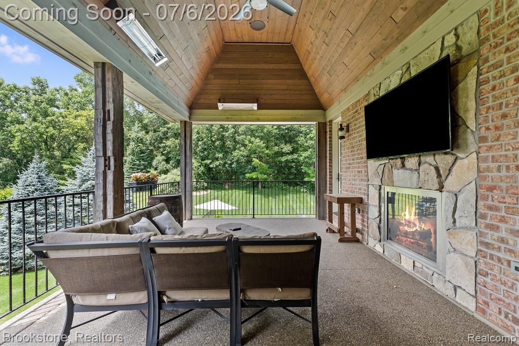 5458 Boulderwood Ridge, Clawson, MI 48348 — Photo 24
