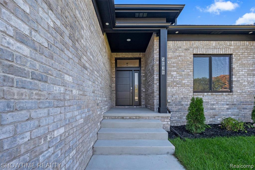 5636 Paris, Sterling Heights, MI 48310 — Photo 4