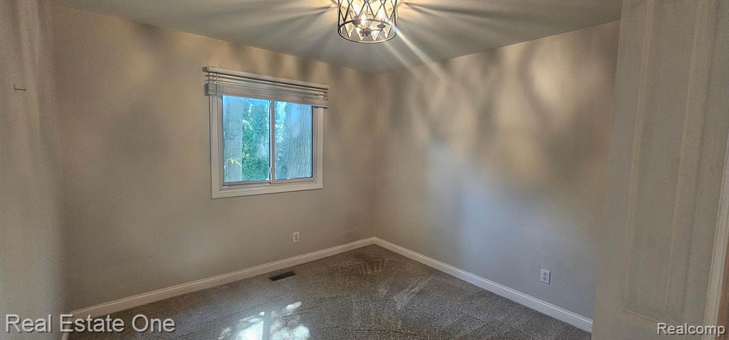 961 Abbey Lane, Milford, MI 48381 — Photo 19