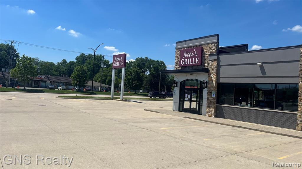 3364 Rochester Rd, Troy, MI 48083 — Photo 5