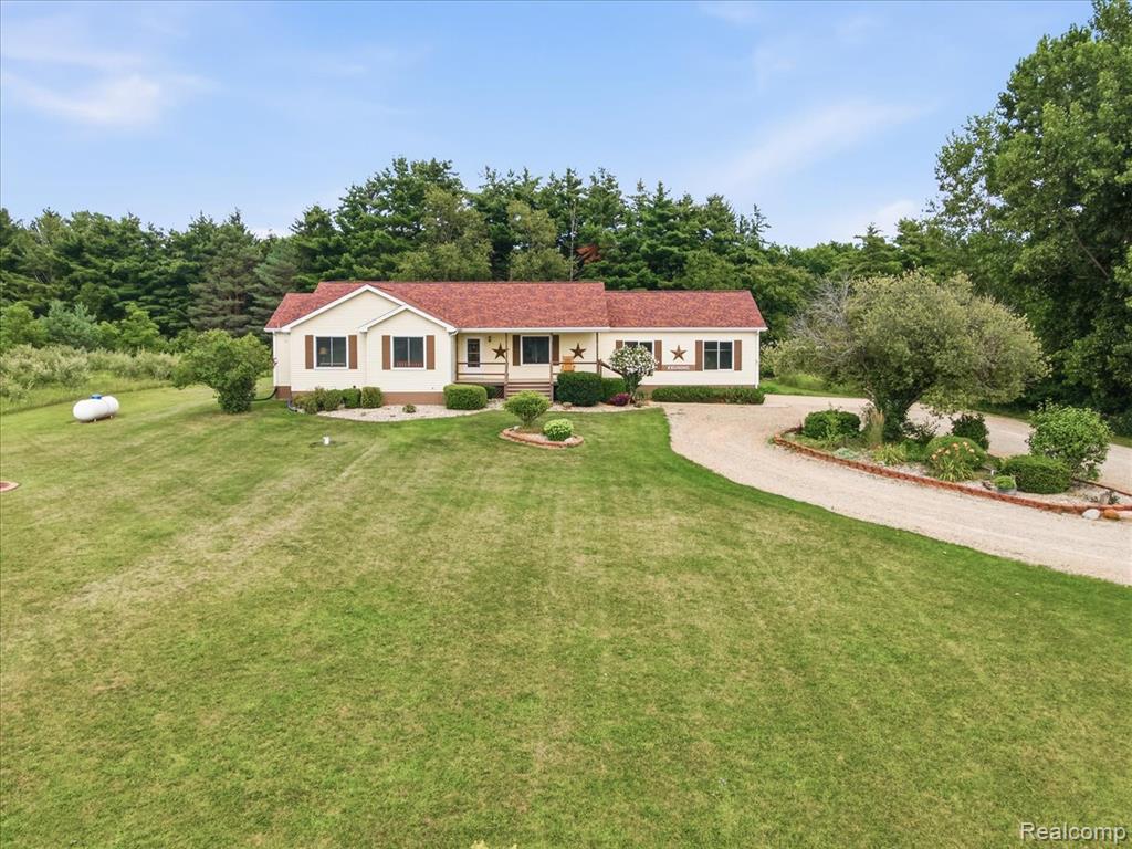 5422 Brown City Road, Brown, MI 48416