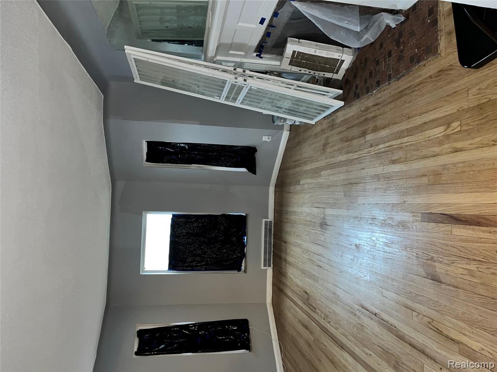 9991 Strathmoor Street, Detroit, MI 48227 — Photo 4