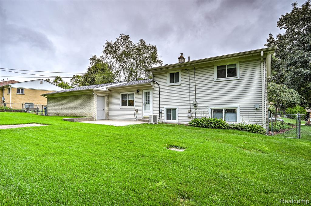 52461 Pappy Lane, Shelby Twp, MI 48316 — Photo 36
