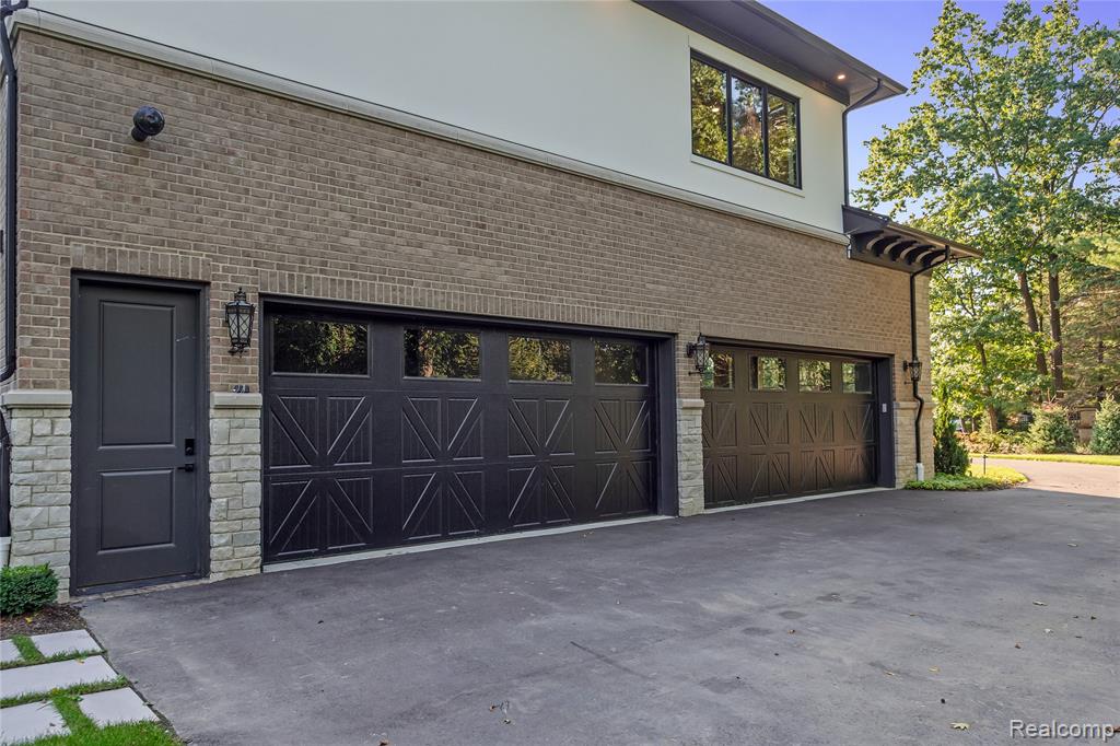 559 Barrington Park Drive, Bloomfield Hills, MI 48304 — Photo 51