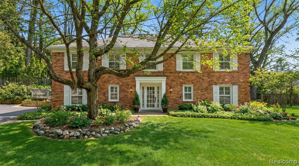 5067 Van Ness Drive, Bloomfield Hills, MI 48302 — front exterior