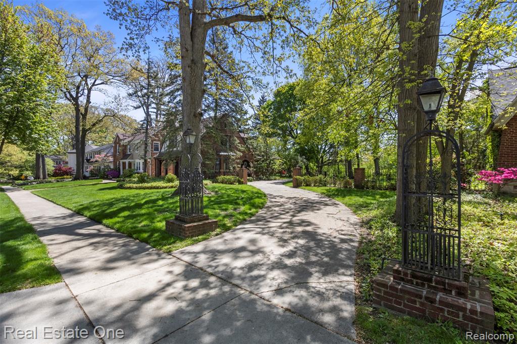 939 S HIGHLAND Street, Dearborn, MI 48124 — Photo 7